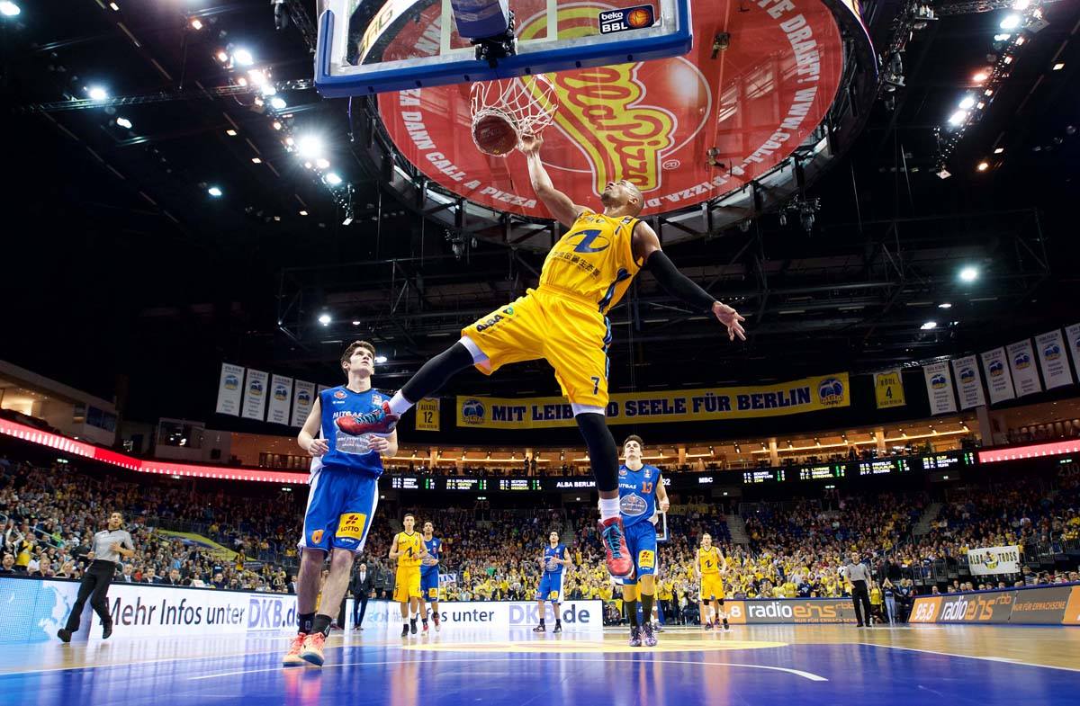 alba berlin alex king camera4